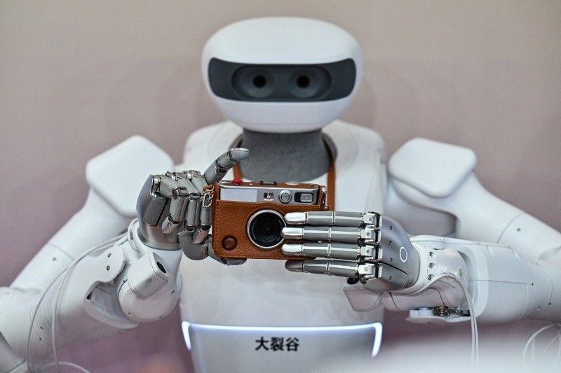 Pocket-size AI: Powerful phones star at China show