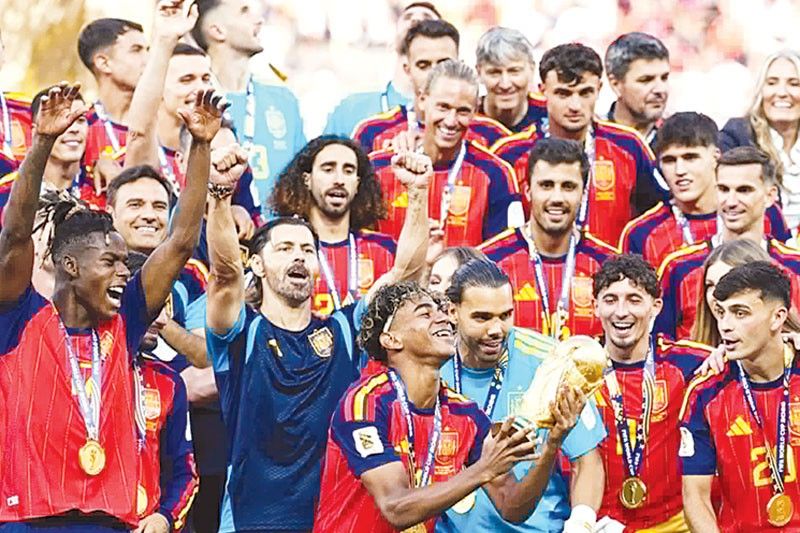 Spain kinoronahang FIFA World Cup champions