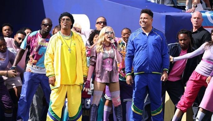 Madonna, Shakira, Bieber, The Muppets light up World Cup half-time show
