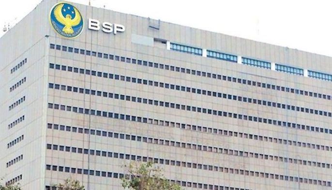 Central bank walks tightrope