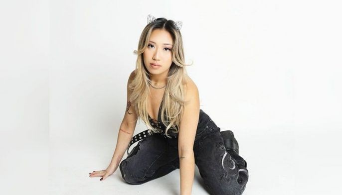 DJ Seduza flexes her Pinoy roots on the global stage