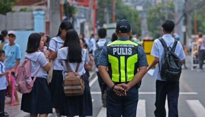 Las Pi&ntilde;as students&rsquo; &lsquo;threats&rsquo; probed