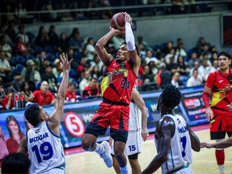 King conquers with 46-point explosion as Beermen trounce FiberXers
