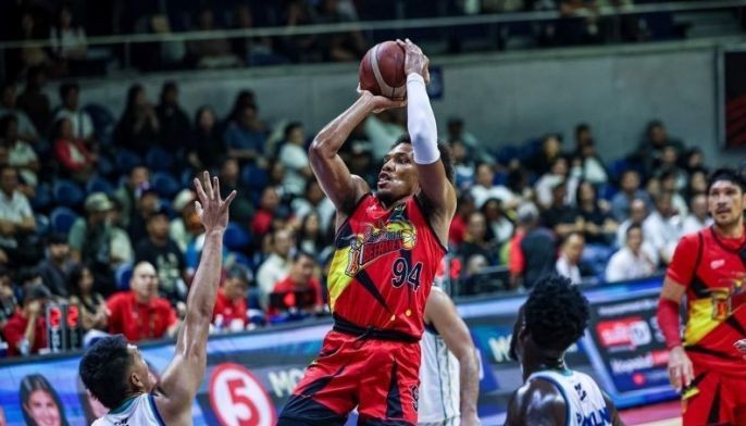King conquers with 46-point explosion as Beermen trounce FiberXers