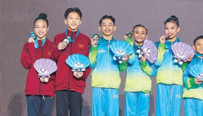 Philippine mixed pairs claim podium honors