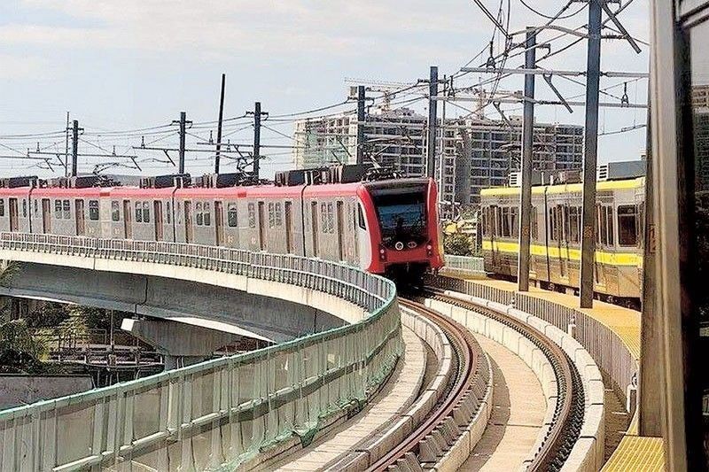 LRT-1 Las Piñas station to proceed