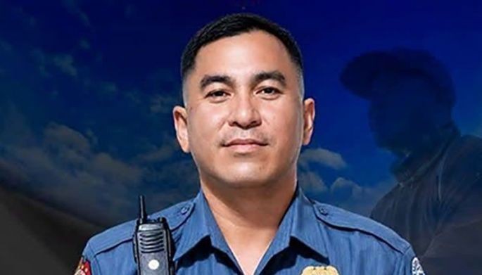 Cop dies saving companions from raging river