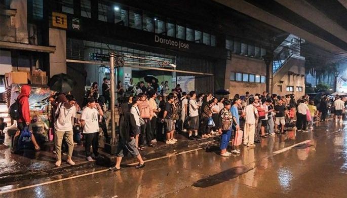 Fallen tree disrupts LRT-1 operations
