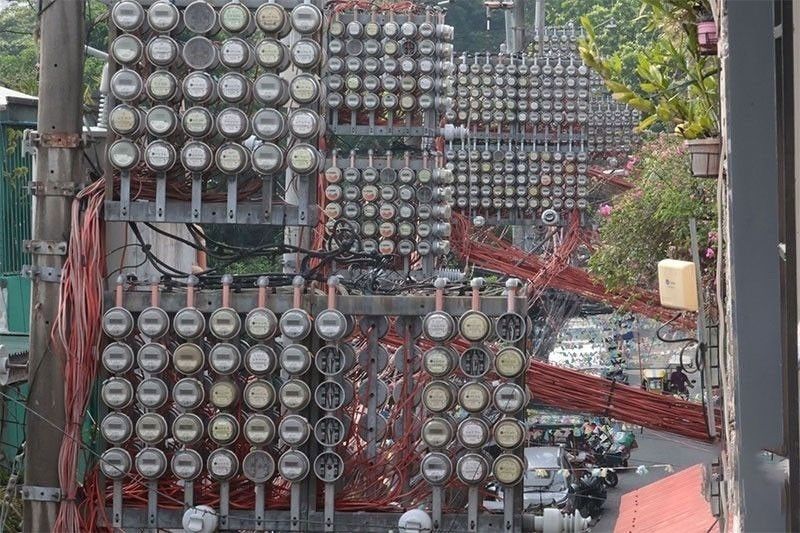 Pump prices down; Meralco rates lower