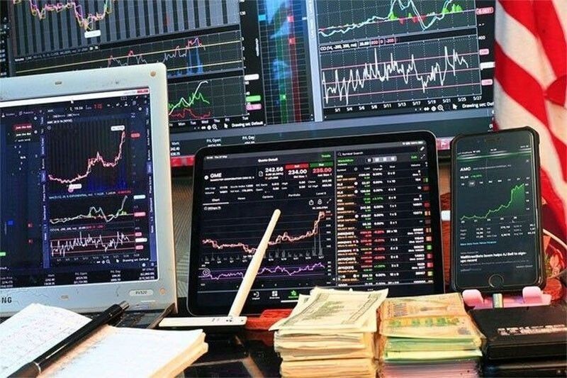 PSEi advances, peso slips back to 61:$1