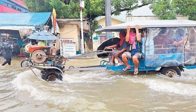 High tide, rain inundate 149 Bulacan villages