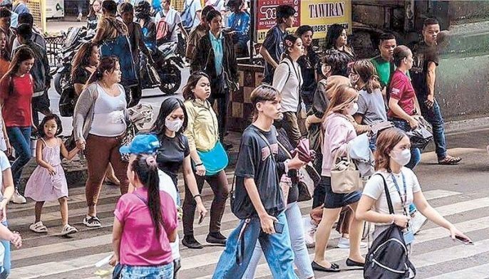 Pinoy workers want more despite salary satisfaction &ndash; survey