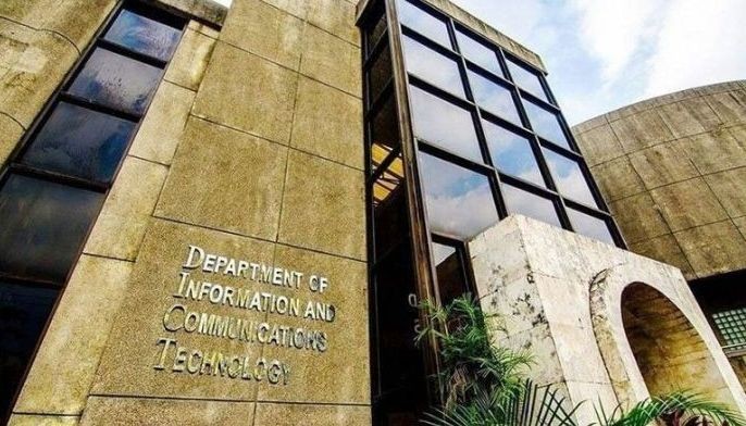 2 DICT execs sinibak, 2 DOH officias nagbitiw