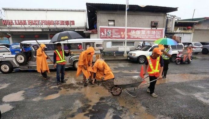 DPWH rushes Valenzuela road repairs