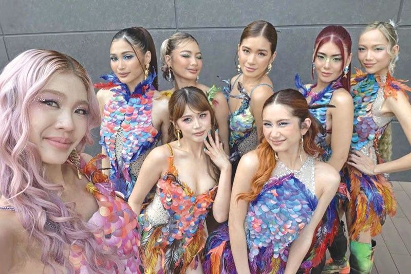 Sarimanok outfit sa BINI, nataypan
