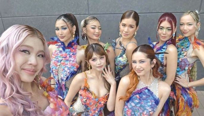 Sarimanok outfit sa BINI, nataypan