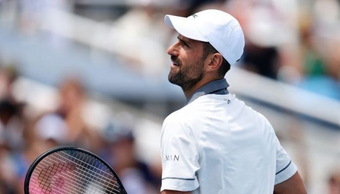 Djokovic feels the heat in Cincinnati opening defeat