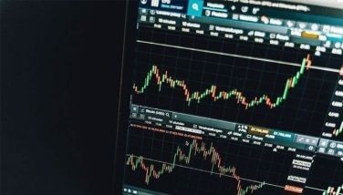 PSEi notches higher on last-minute buying