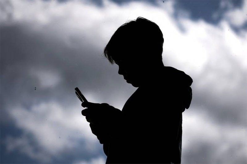 Social media ban sa wala pang 16-anyos, muling isinulong