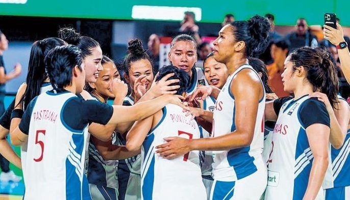 Philippine belles make statement