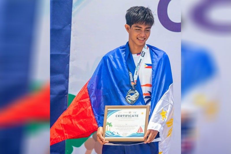 Della claims silver in SEA Open Water swim