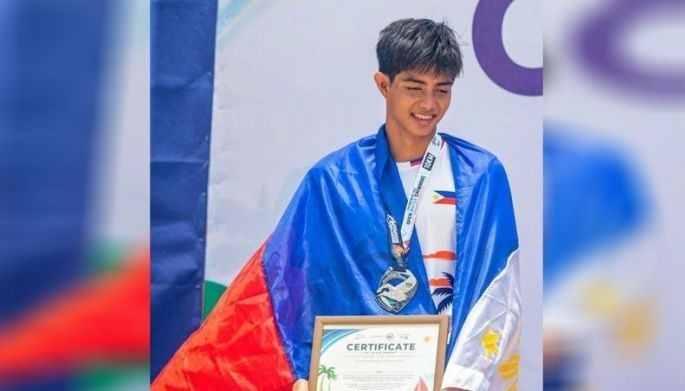 Della claims silver in SEA Open Water swim