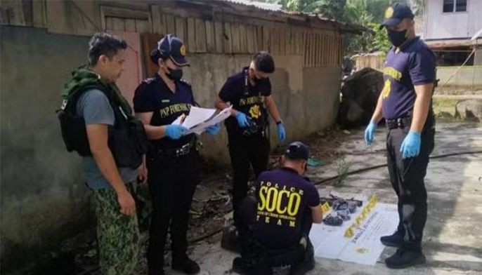 Suspected gang leader slain in &lsquo;shootout&rsquo;