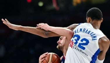 Jokic outshines Wembanyama as Serbia beat France