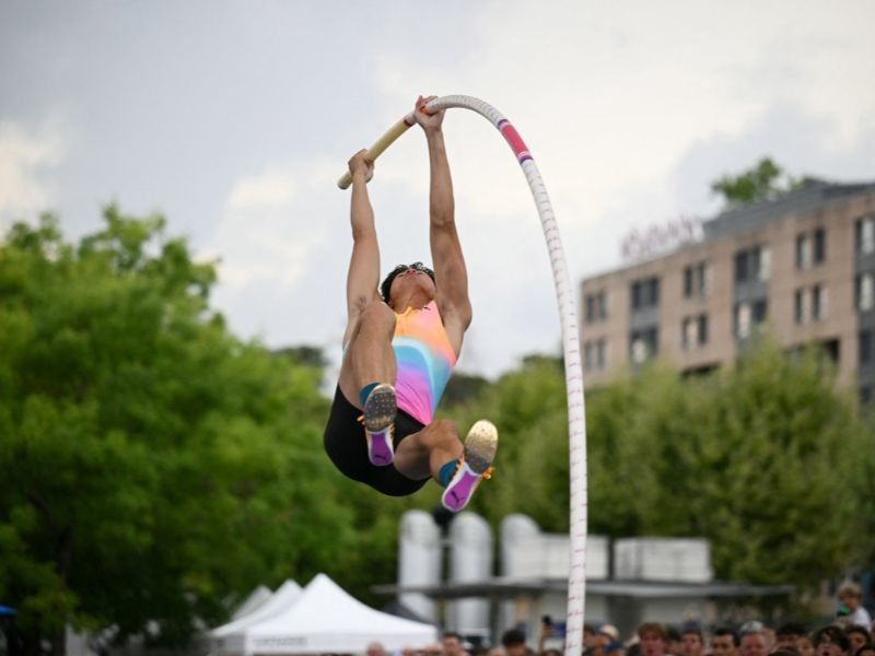 Obiena finishes sixth in Lausanne Diamond League topped by Duplantis