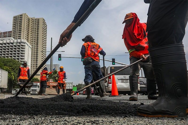 DPWH working overtime to repair roads in NCR