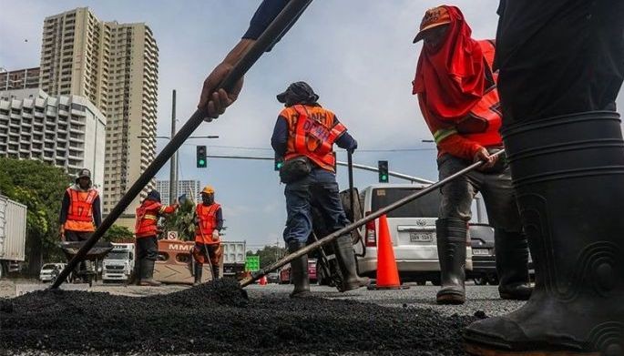 DPWH working overtime to repair roads in NCR