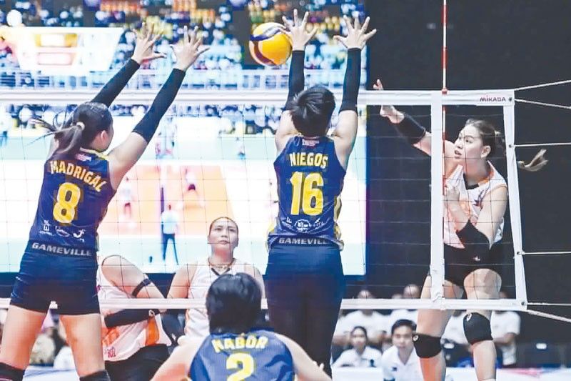 Foxies umeskapo sa Solar Spikers