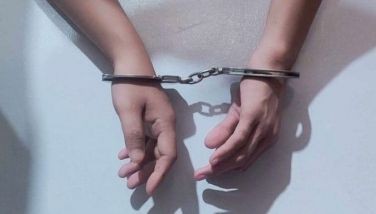 Couple arrested for selling drugs