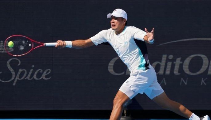 Nakashima pounds Fritz, Bejlek beats Keys in Cincinnati upsets