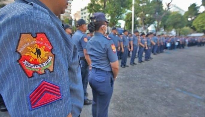 PNP lauds Camarines cop&rsquo;s heroism