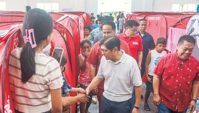 Marcos visits flood-hit Pampanga