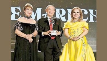 Johnny Awards co-chairman Roselle del Rosario-Rebano, 2026 Johnny Awards recipient Jose Mari Chan, and chairman Marissa Fenton