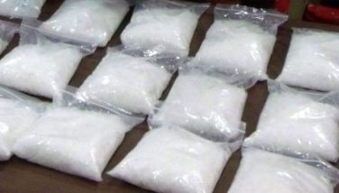 Higit P1 milyong shabu nasamsam sa vendor at kasabwat, timbog