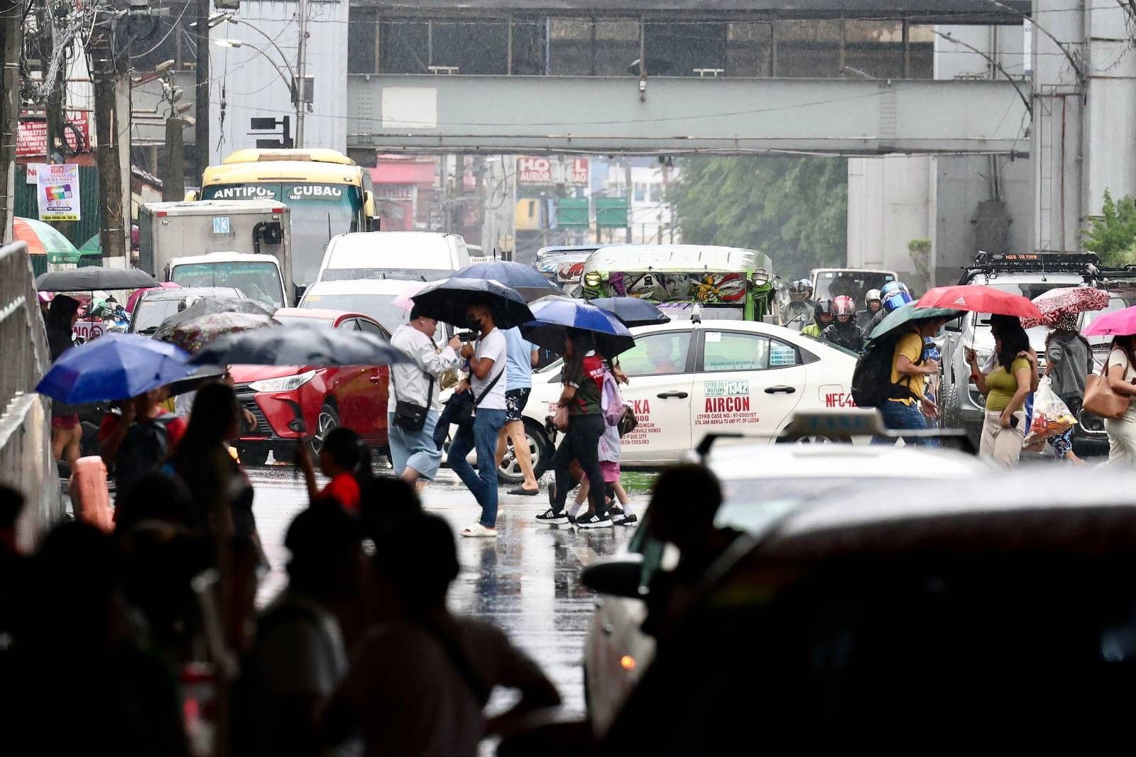 Red rainfall warning up over Zambales, Bataan, Pampanga; NCR under orange alert