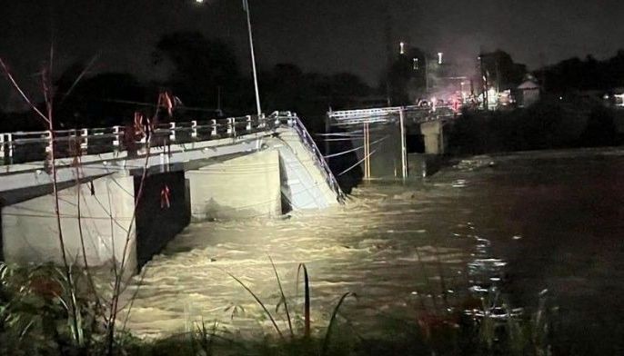 Second Tarlac bridge collapses; 4 missing