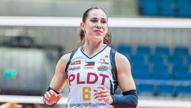 Davison fires 30 as PLDT wins opener