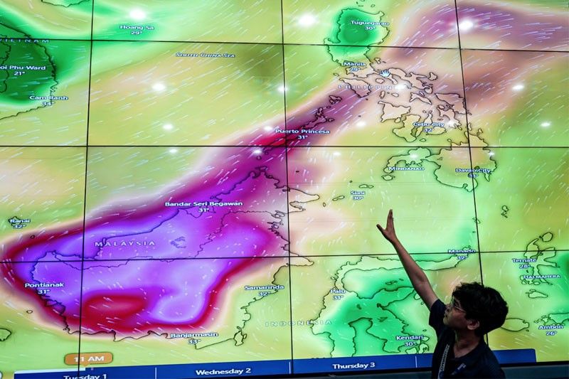 Metro Manila nabalot ng haze mula Indonesia