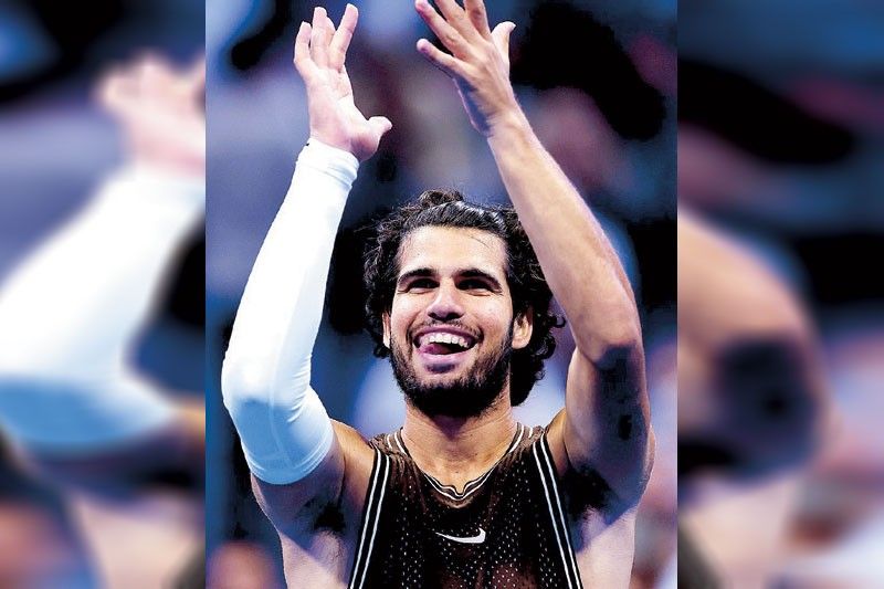 Alcaraz rallies to beat Faria, Sabalenka storms through