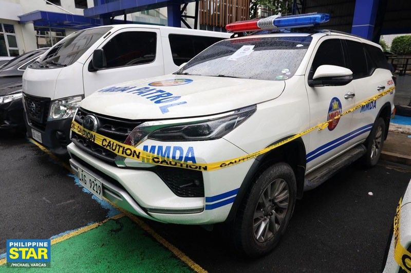 Torre apologizes for use of busway, fake plate