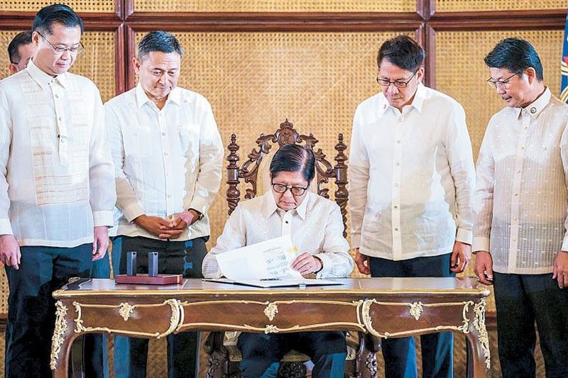 Philippines expands government assistance for poor college and vocational students
