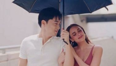 Max Collins gets cheeky with Ryan Bang on ‘It’s Showtime’
