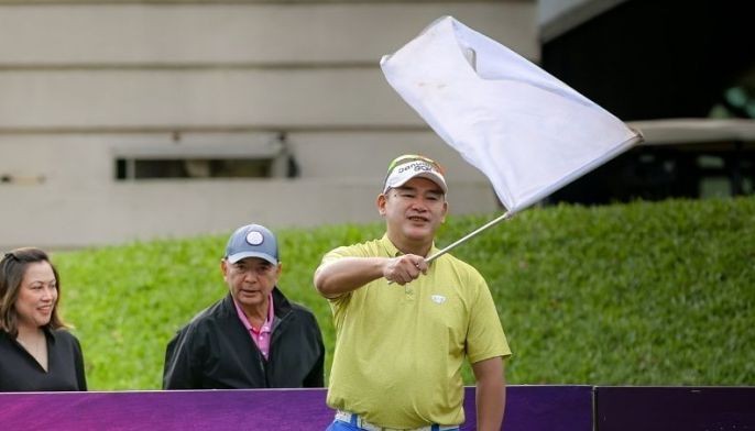 Que keeps Chan at bay to conquer Summit Point