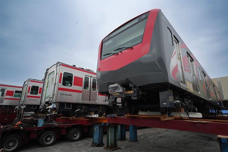 New NSCR trainset arrives in Philippines