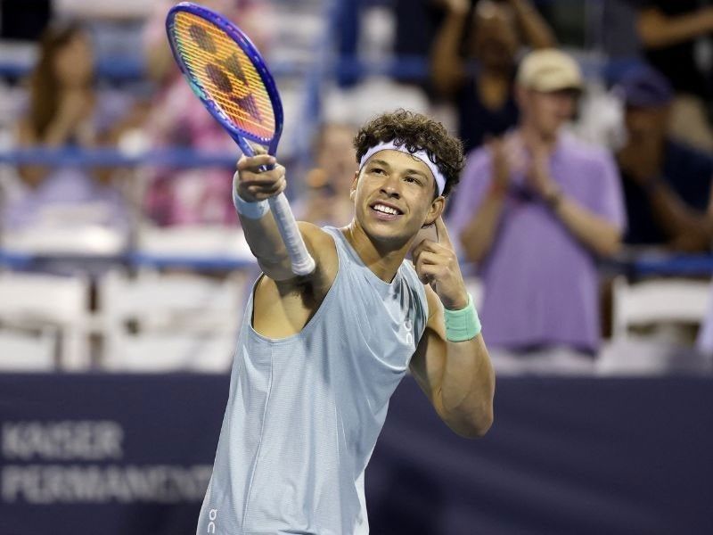 Shelton seals finale vs Zverev