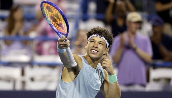Shelton seals finale vs Zverev